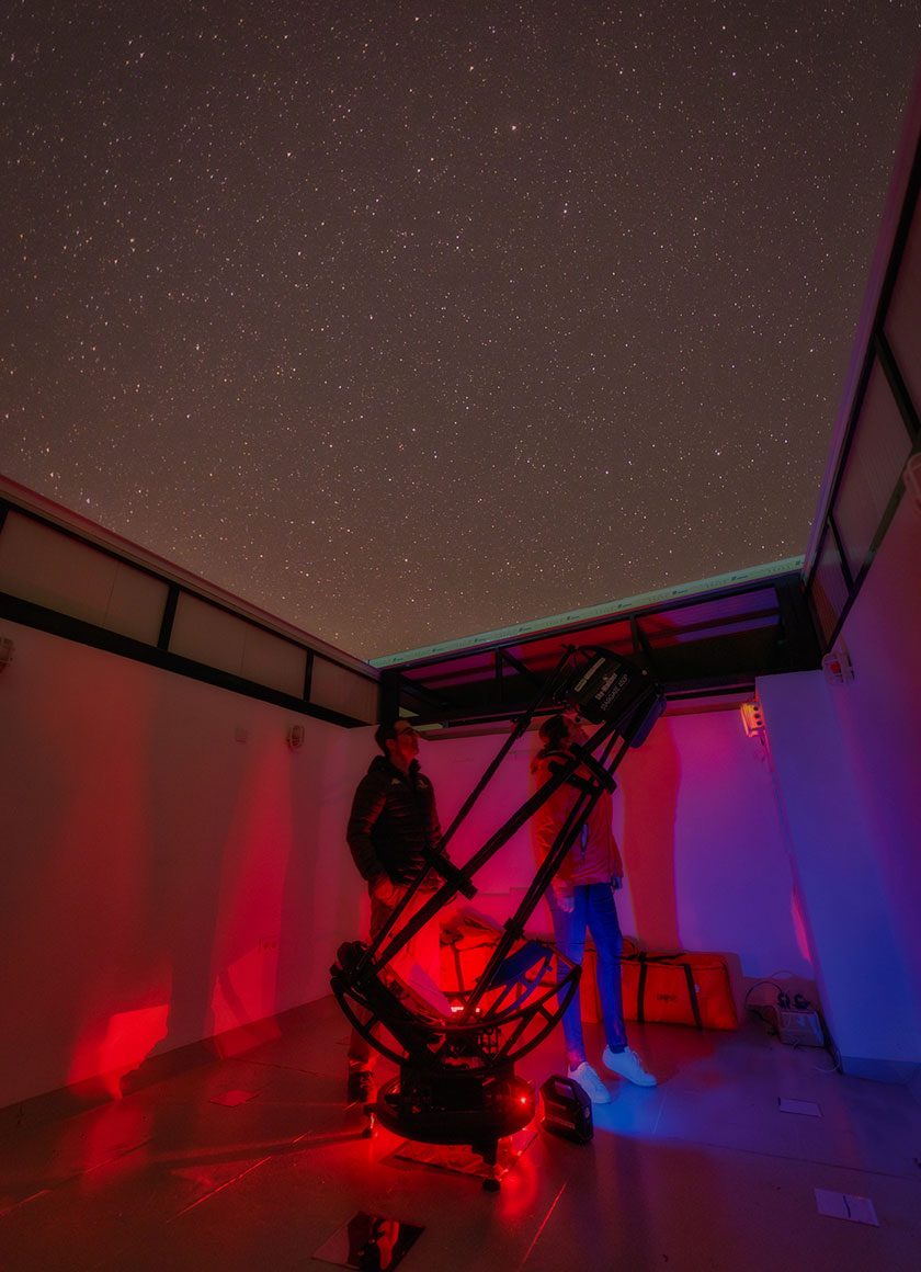 Observatorio-astronomico turistico. interior.-El-Anillo. Extremadura, buenas noches